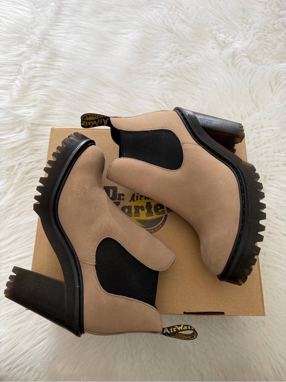 Dr. Martens Hurston Milkshake Kaya Lug-Heel Boots Sz 6